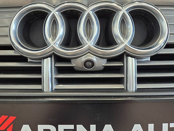 Audi e-tron 9 of 29