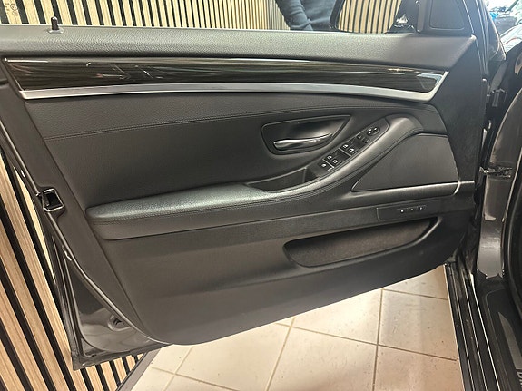 BMW 525d 17 of 30