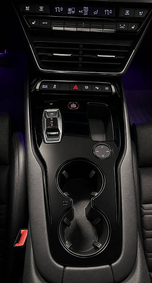 Audi e-tron GT 25 of 28
