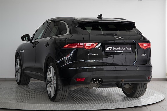 Jaguar F-PACE 7 of 30