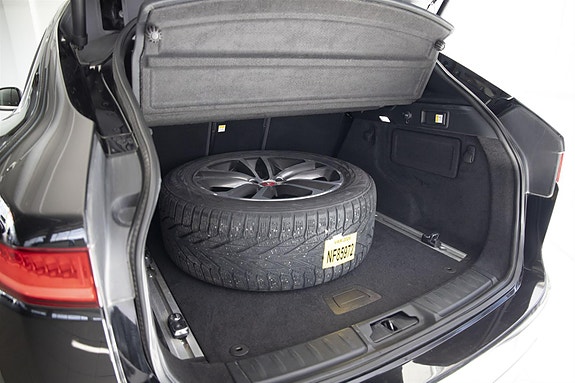 Jaguar F-PACE 27 of 30