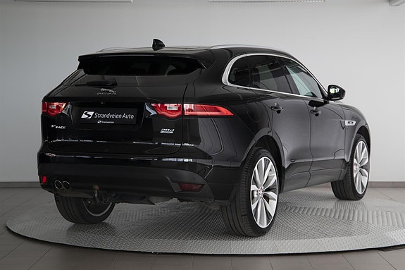 Jaguar F-PACE 5 of 30