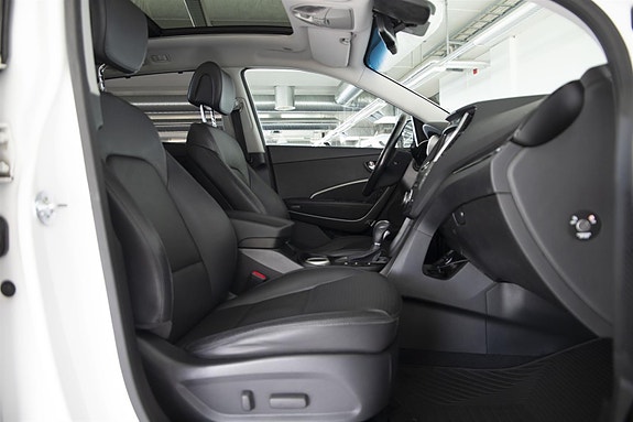 Hyundai Santa Fe 30 of 30