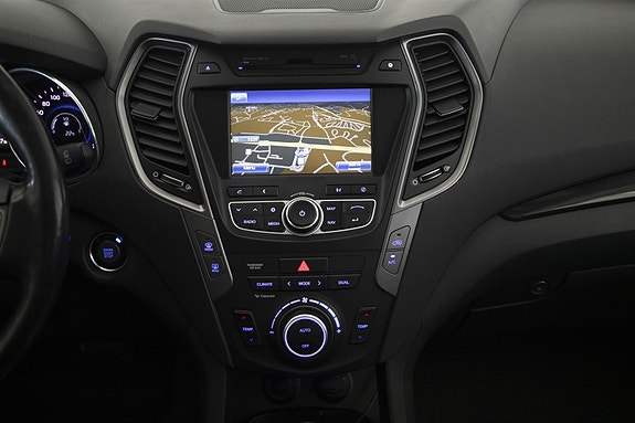 Hyundai Santa Fe 17 of 30