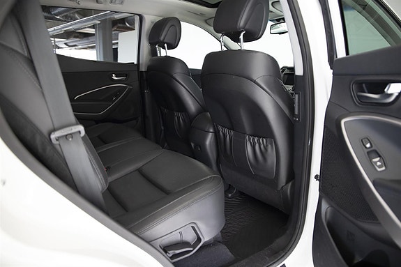 Hyundai Santa Fe 27 of 30