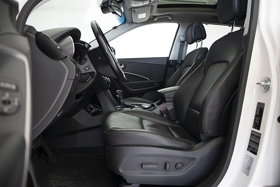Hyundai Santa Fe 10 of 30