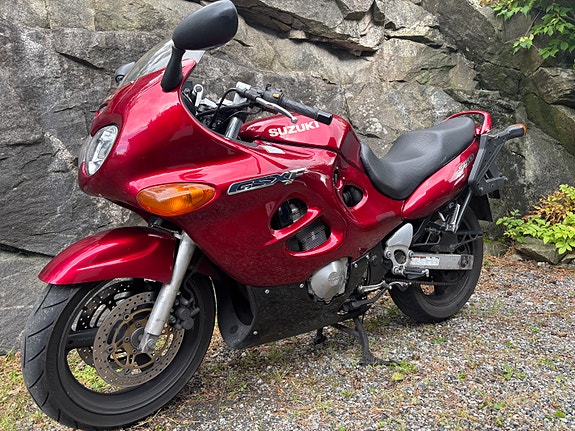 Suzuki GSX 750 F 4 of 5
