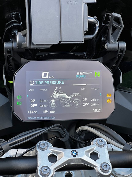 BMW S 1000 XR 27 of 30