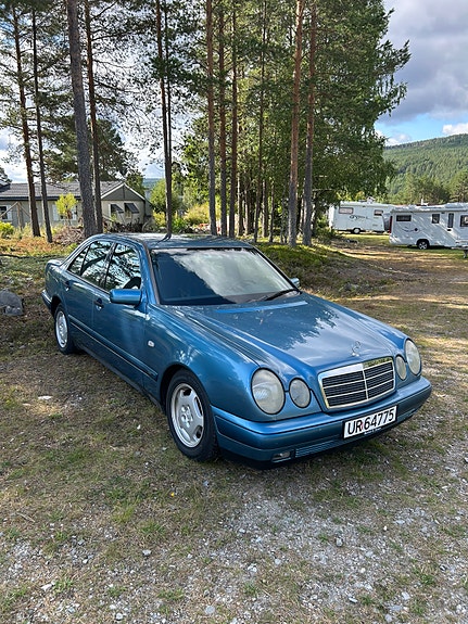 Mercedes-Benz E220 d 5 of 21