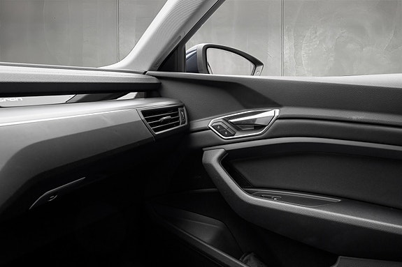 Audi e-tron 22 of 30