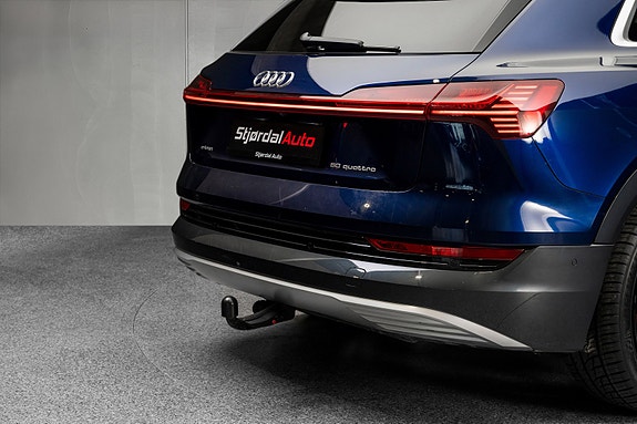 Audi e-tron 10 of 30