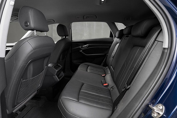 Audi e-tron 26 of 30