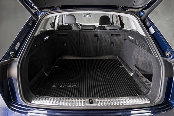 Audi e-tron 28 of 30
