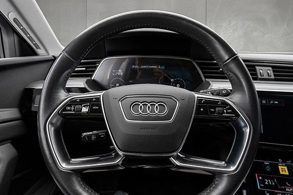 Audi e-tron 15 of 30