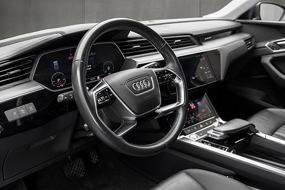 Audi e-tron 24 of 30