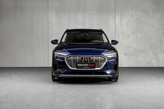 Audi e-tron 13 of 30