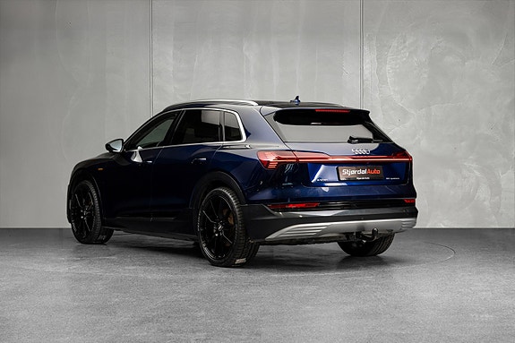 Audi e-tron 6 of 30