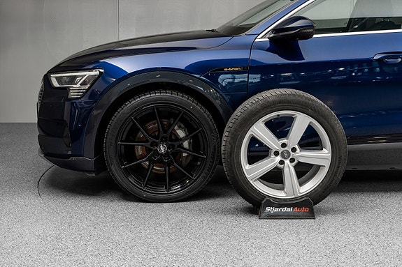 Audi e-tron 5 of 30