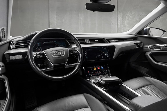 Audi e-tron 27 of 30