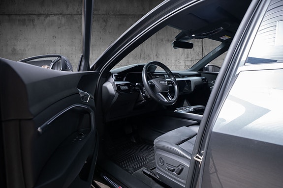 Audi e-tron Sportback 23 of 30