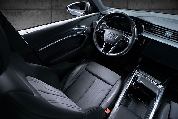 Audi e-tron Sportback 28 of 30