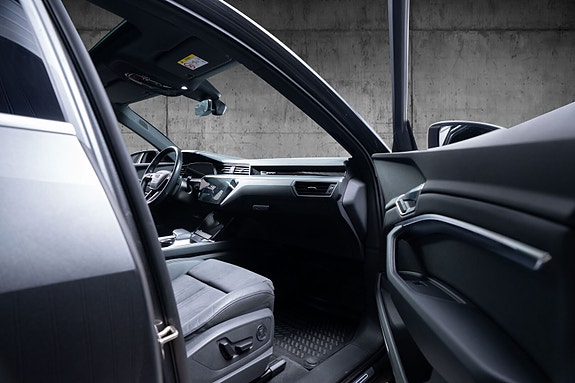 Audi e-tron Sportback 17 of 30