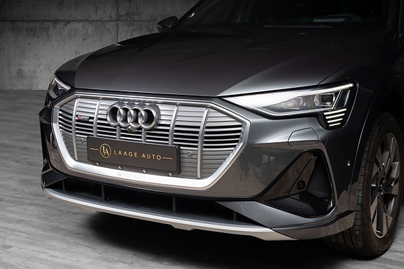 Audi e-tron Sportback 2 of 30