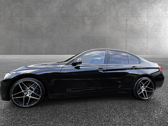 BMW 328i 13 of 30