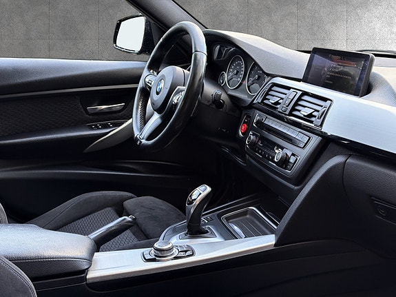 BMW 328i 30 of 30