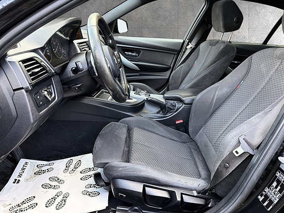 BMW 328i 17 of 30