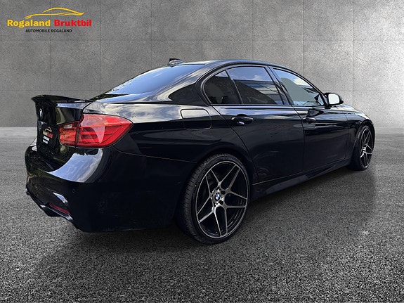 BMW 328i 9 of 30