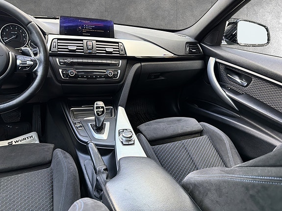 BMW 328i 26 of 30