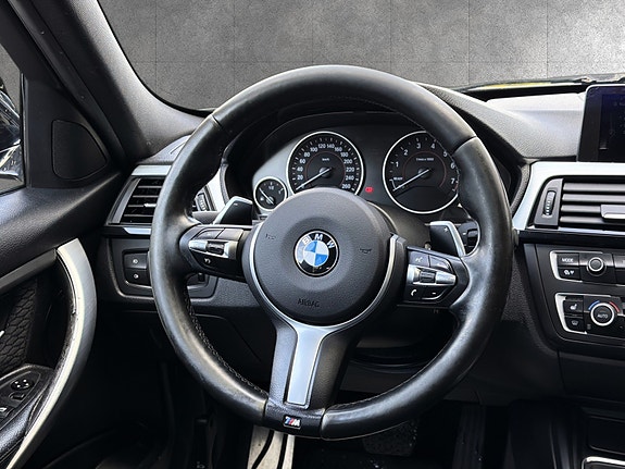 BMW 328i 22 of 30