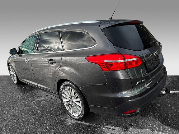 Ford Focus 2 of 15