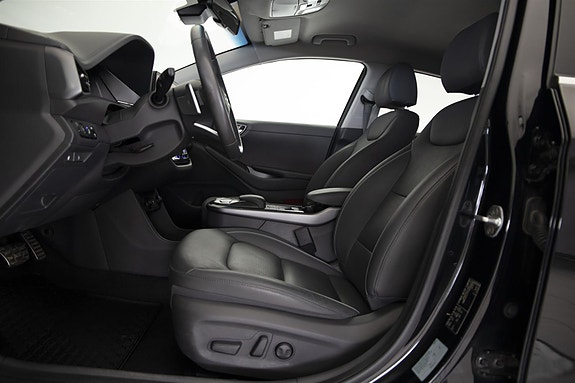 Hyundai IONIQ 10 of 30