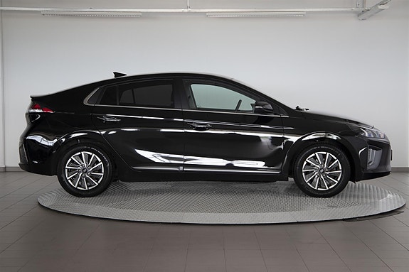 Hyundai IONIQ 4 of 30