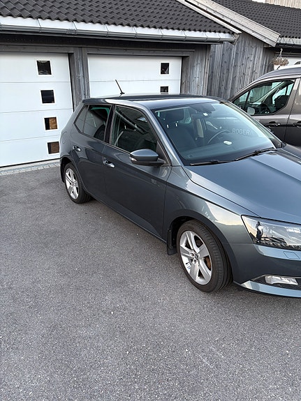 Skoda Fabia 2 of 10