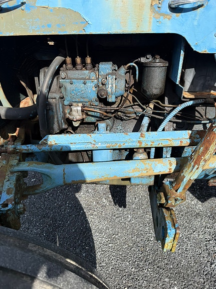 Ford Dexta 10 of 12