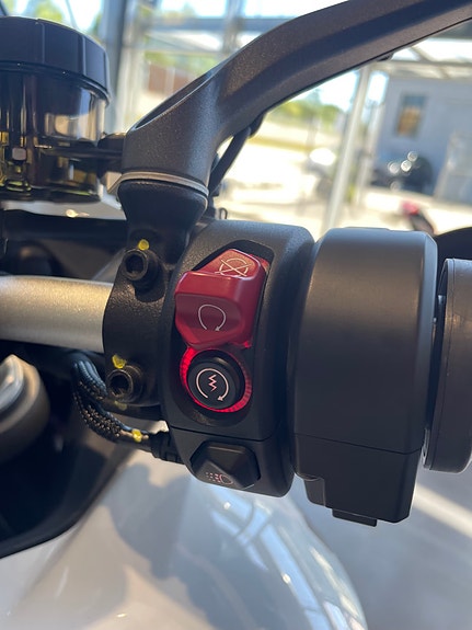 Ducati Multistrada V4 S 9 of 10