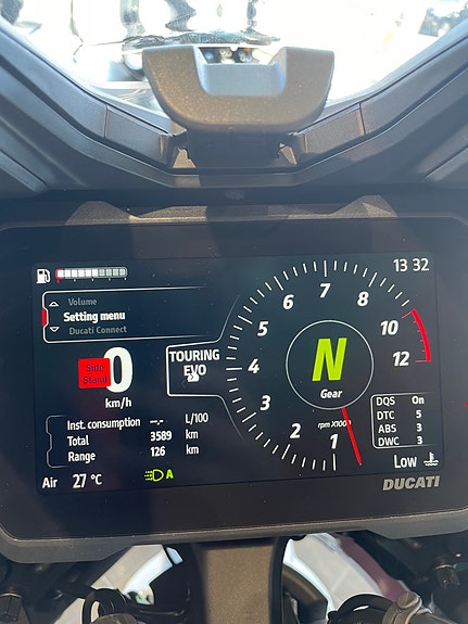 Ducati Multistrada V4 S 8 of 10