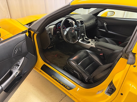 Chevrolet Corvette 12 of 21