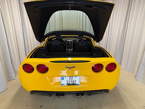 Chevrolet Corvette 10 of 21