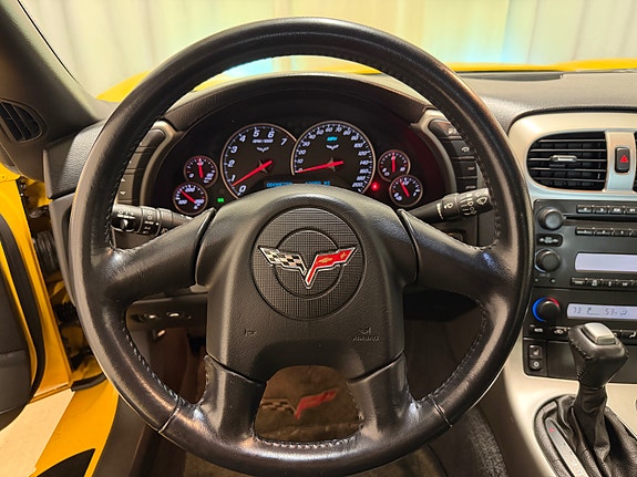 Chevrolet Corvette 14 of 21