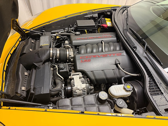 Chevrolet Corvette 5 of 21