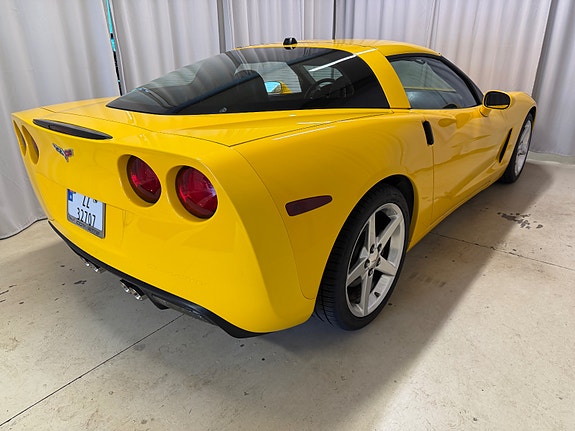 Chevrolet Corvette 9 of 21