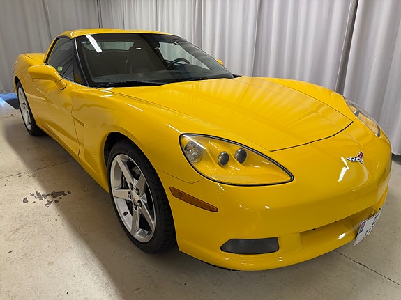 Chevrolet Corvette 4 of 21
