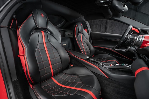 Ferrari 812 Superfast 24 of 30
