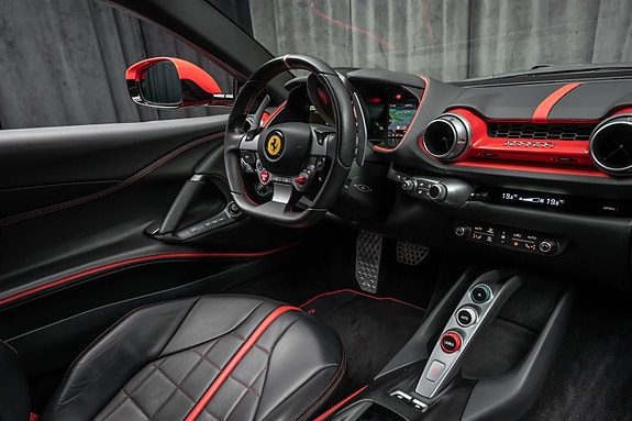 Ferrari 812 Superfast 23 of 30