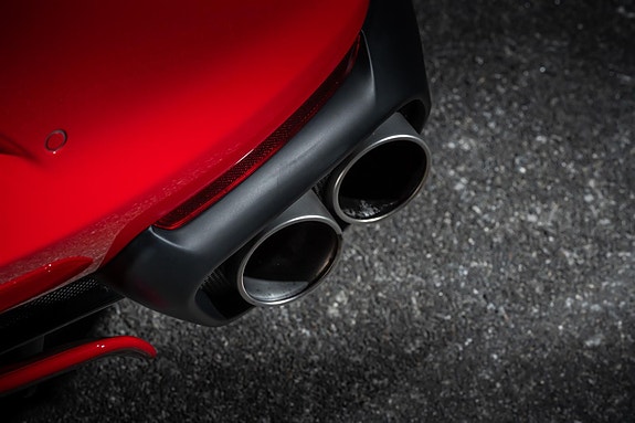 Ferrari 812 Superfast 18 of 30