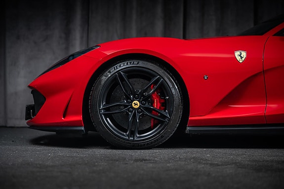 Ferrari 812 Superfast 12 of 30